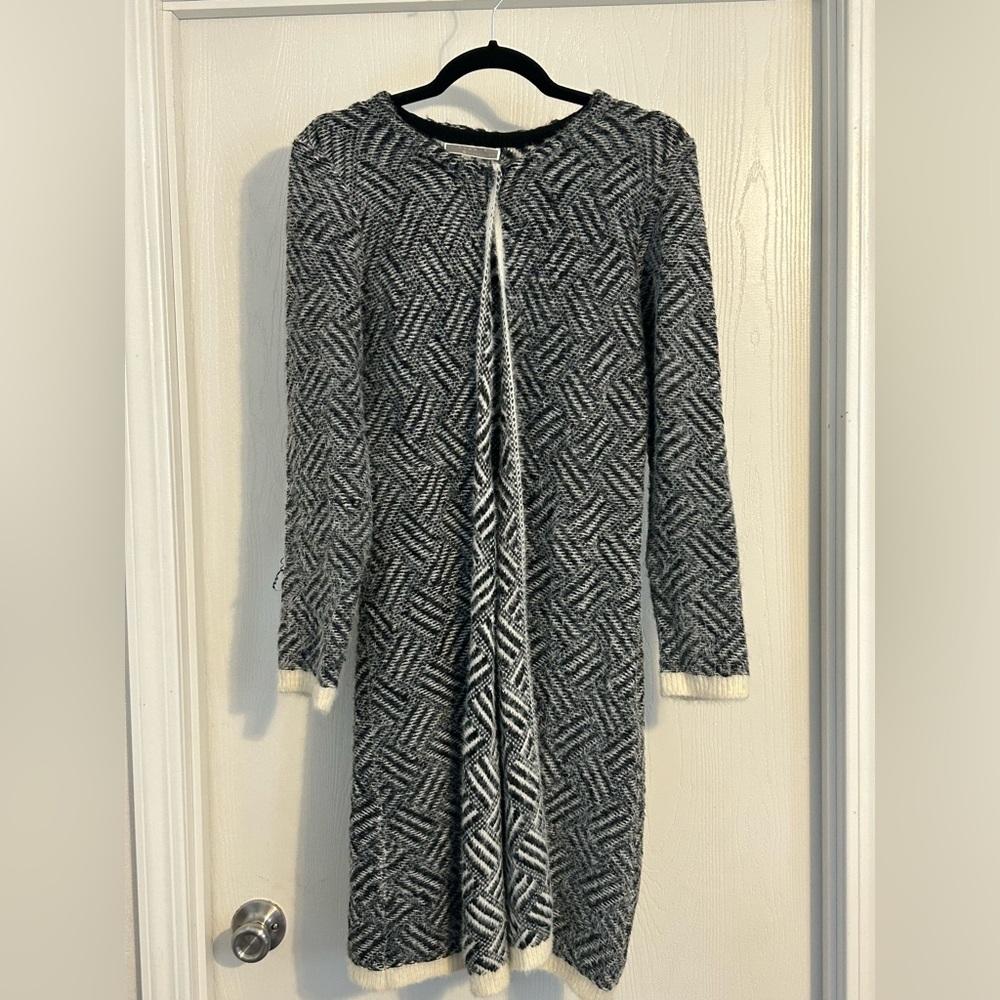 Sioni | Black and White Geometric Long Sleeve Dress | Size PS